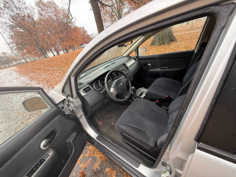 2009 Nissan Versa 1.8 S