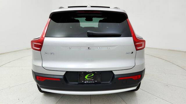 2025 Volvo XC40 B5 Plus Bright Theme