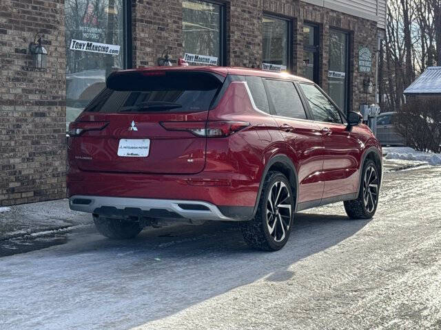 2024 Mitsubishi Outlander SE