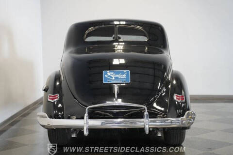 1940 Ford Deluxe