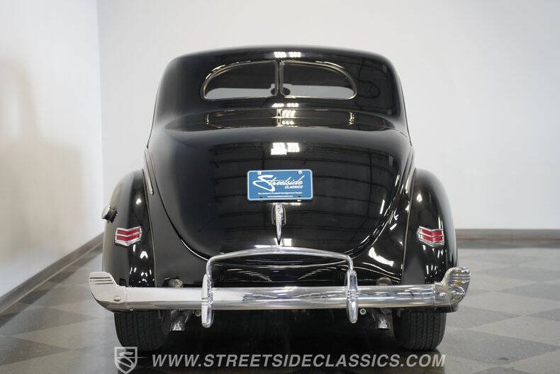1940 Ford Deluxe
