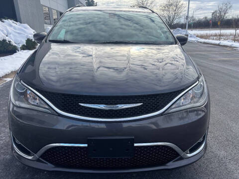 2017 Chrysler Pacifica Touring Plus