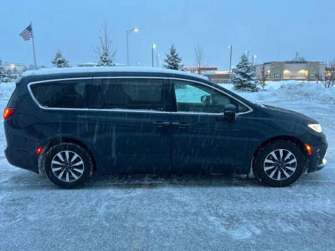 2022 Chrysler Pacifica Hybrid Touring L