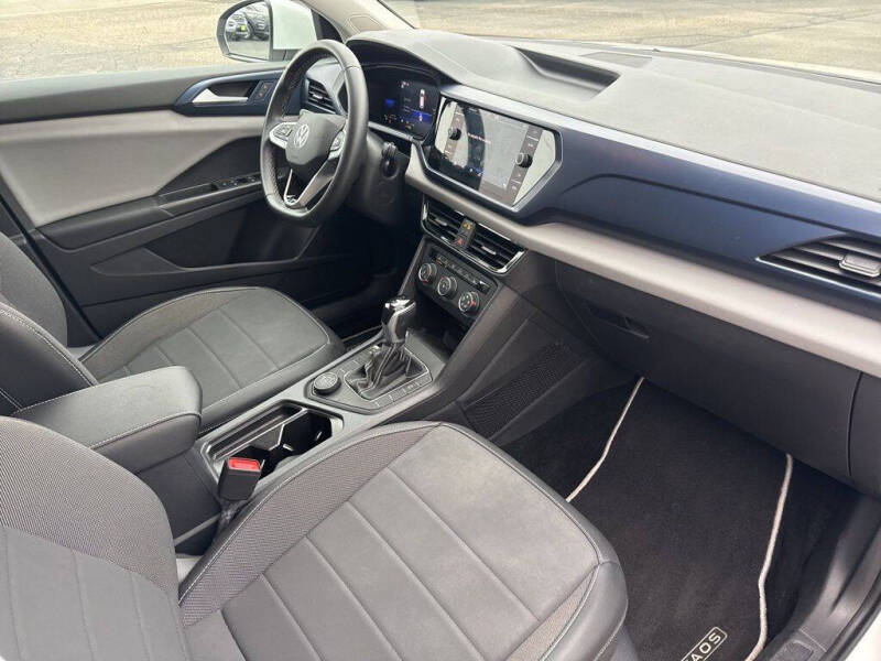 2022 Volkswagen Taos SE 4Motion