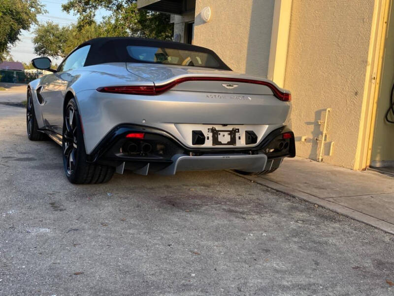 2022 Aston Martin Vantage