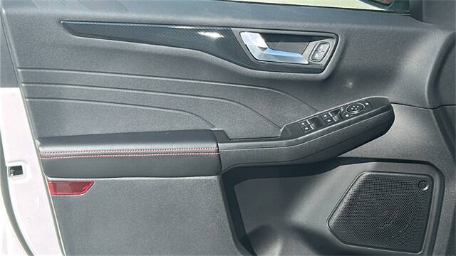 2025 Ford Escape Hybrid ST-Line