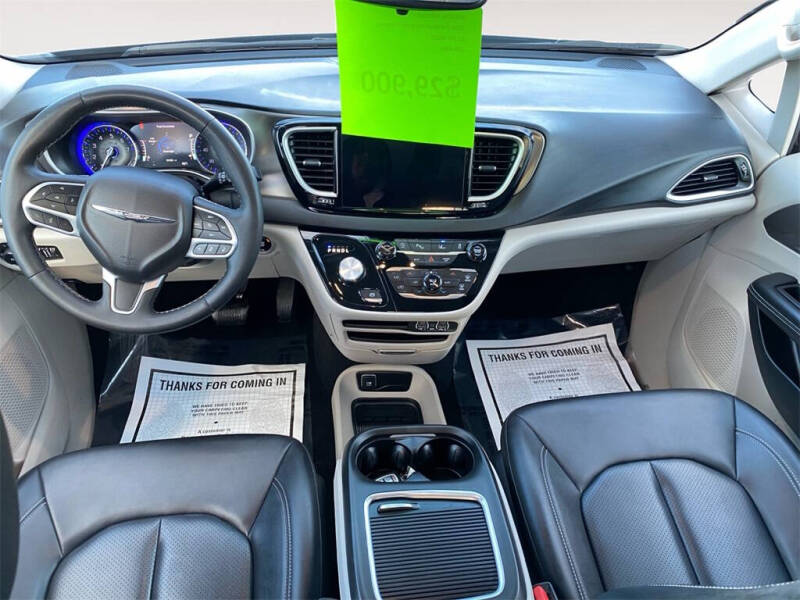 2024 Chrysler Pacifica Touring L