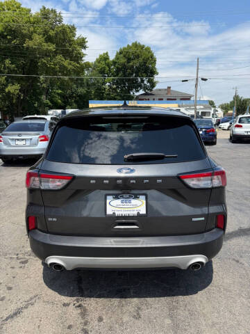 2020 Ford Escape SE