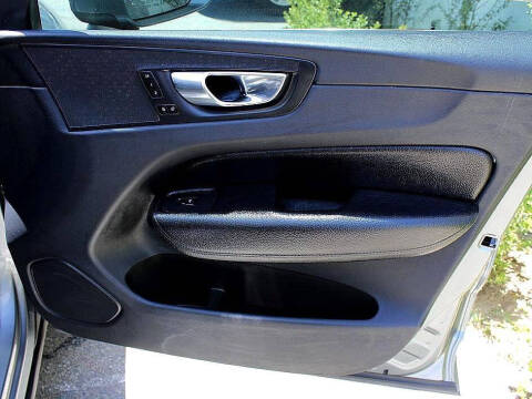 2019 Volvo XC60 T6 Momentum