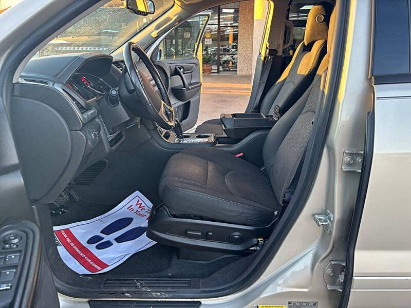 2013 GMC Acadia SLE-2