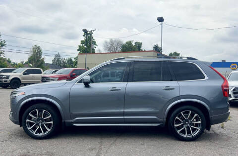 2016 Volvo XC90 T6 Momentum