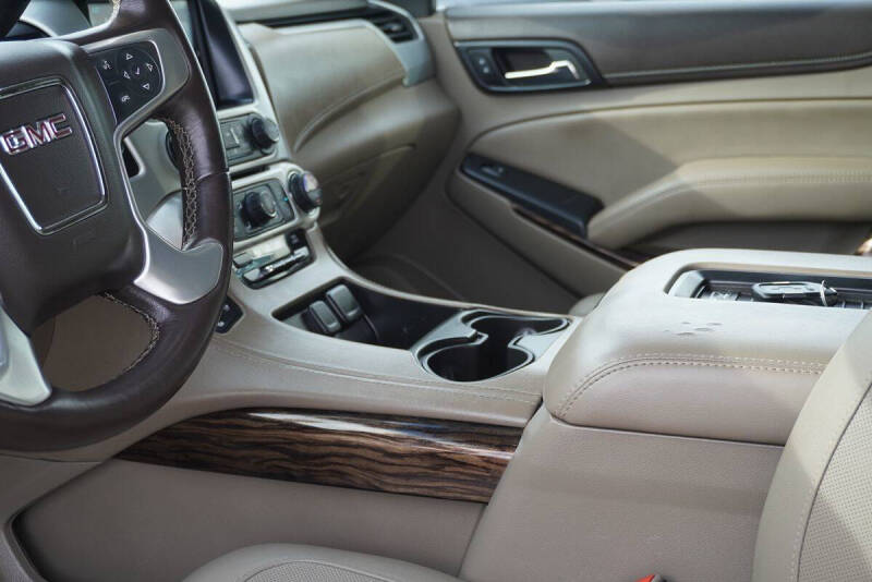 2017 GMC Yukon SLT