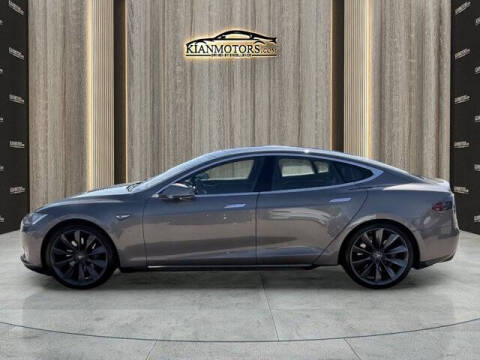 2015 Tesla Model S 70D