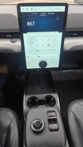 2022 Ford Mustang Mach-E Select