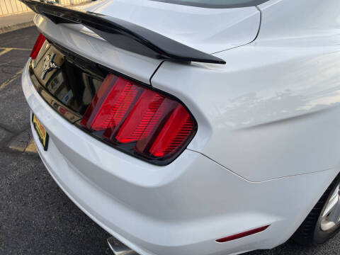 2016 Ford Mustang V6