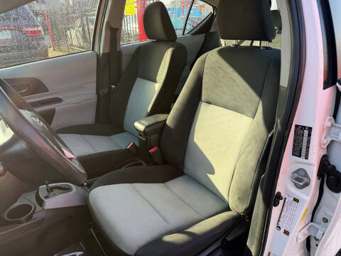 2013 Toyota Prius c Two