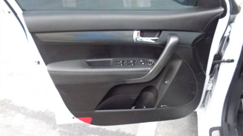 2011 Kia Sorento SX