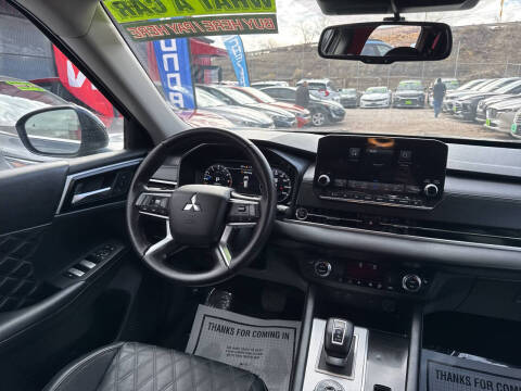 2024 Mitsubishi Outlander SEL