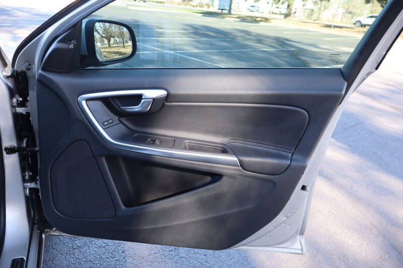 2015 Volvo V60 T5 Platinum