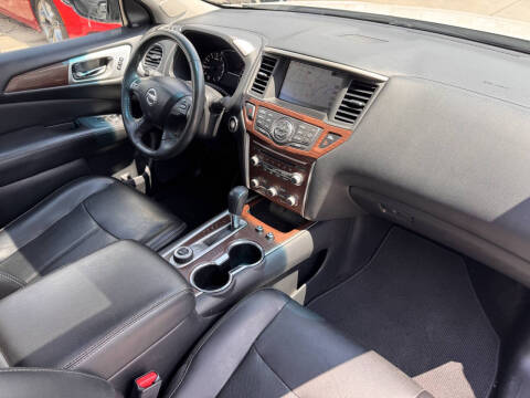 2017 Nissan Pathfinder Platinum