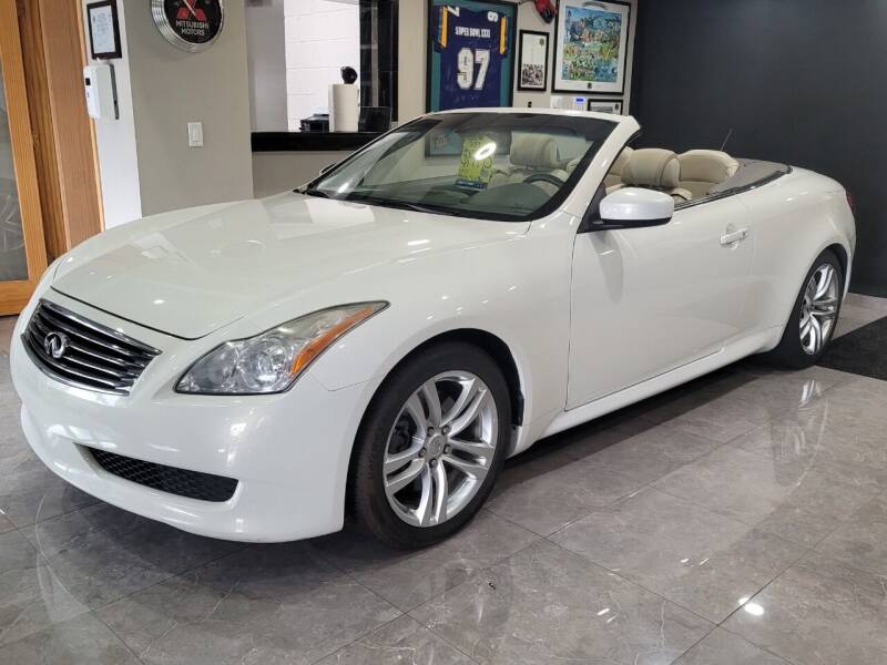 2009 Infiniti G37 Convertible for sale at Alpha Motors in New Berlin WI