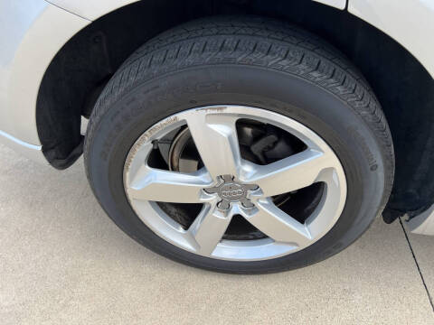 2011 Audi Q5 2.0T quattro Premium Plus