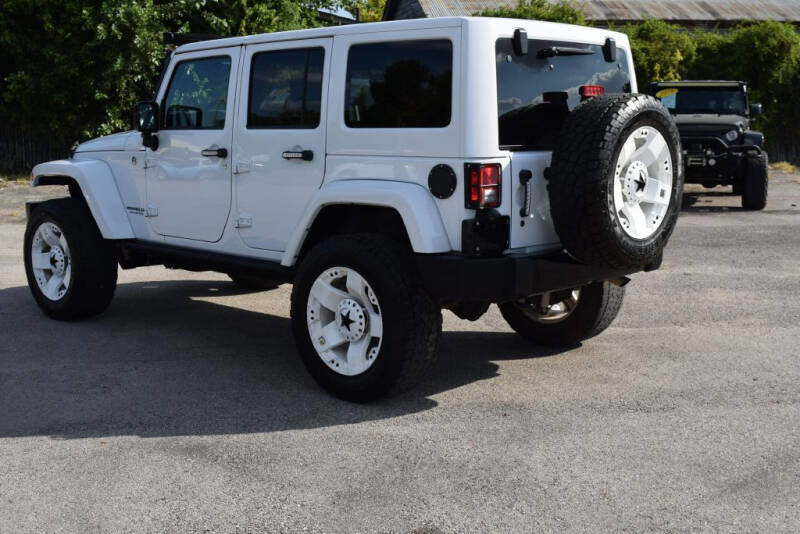 2015 Jeep Wrangler Unlimited Altitude photo 5