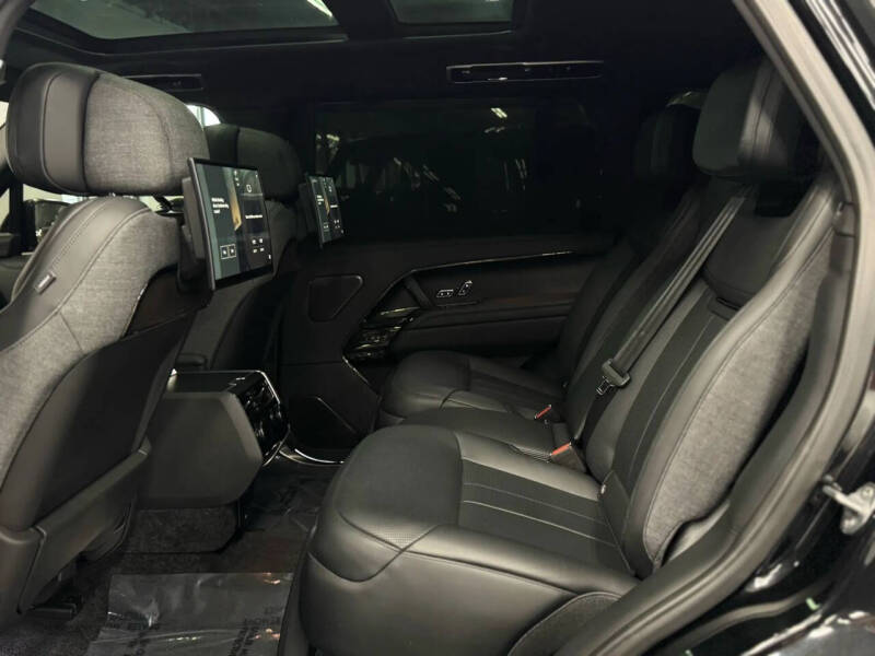 2023 Land Rover Range Rover P530 SV LWB