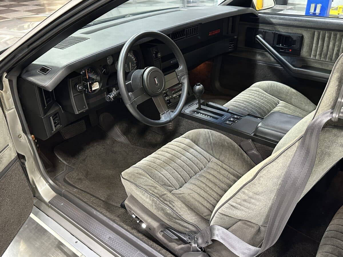 1983 Chevrolet Camaro 10