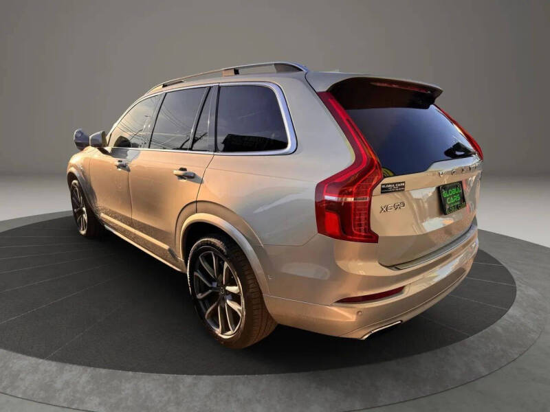2017 Volvo XC90 T6 Momentum