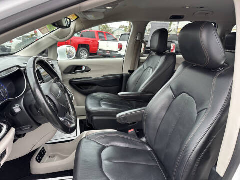 2020 Chrysler Pacifica Touring L