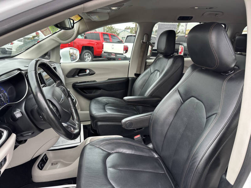 2020 Chrysler Pacifica Touring L