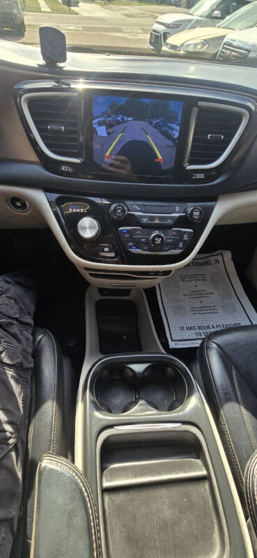 2017 Chrysler Pacifica Touring Plus