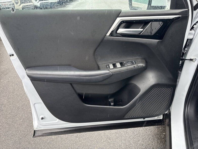 2023 Mitsubishi Outlander ES