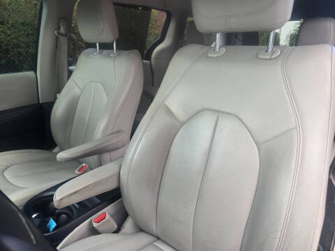 2017 Chrysler Pacifica Touring Plus
