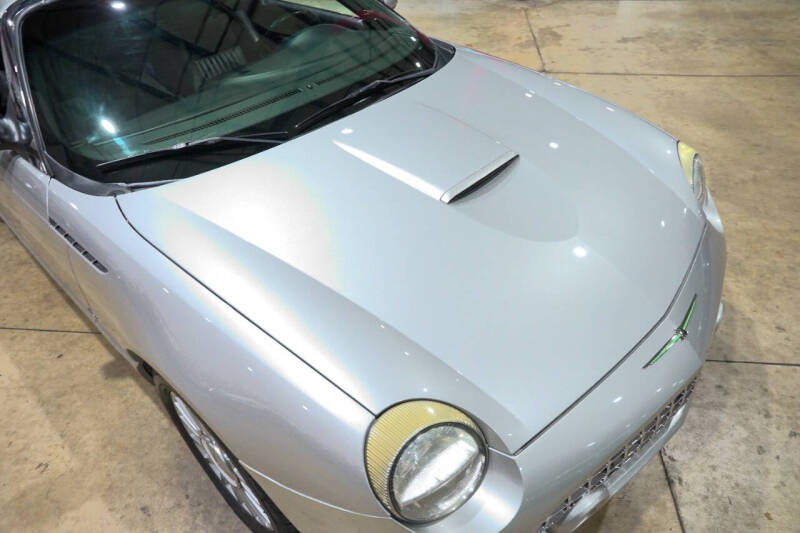 2004 Ford Thunderbird Deluxe