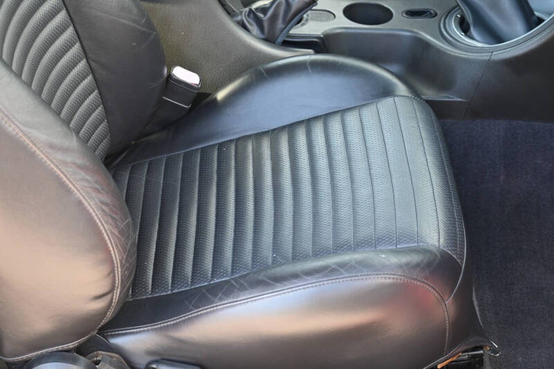 2004 Ford Mustang Mach 1 Premium