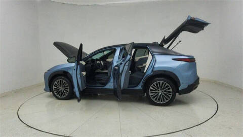 2023 Lexus RZ 450e Luxury