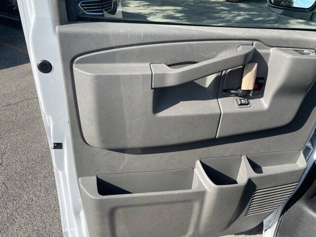 2025 Chevrolet Express 2500