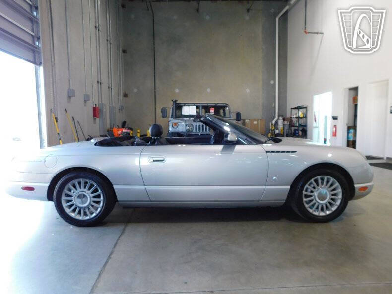2004 Ford Thunderbird Deluxe