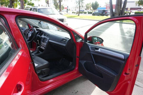 2015 Volkswagen Golf TSI SE