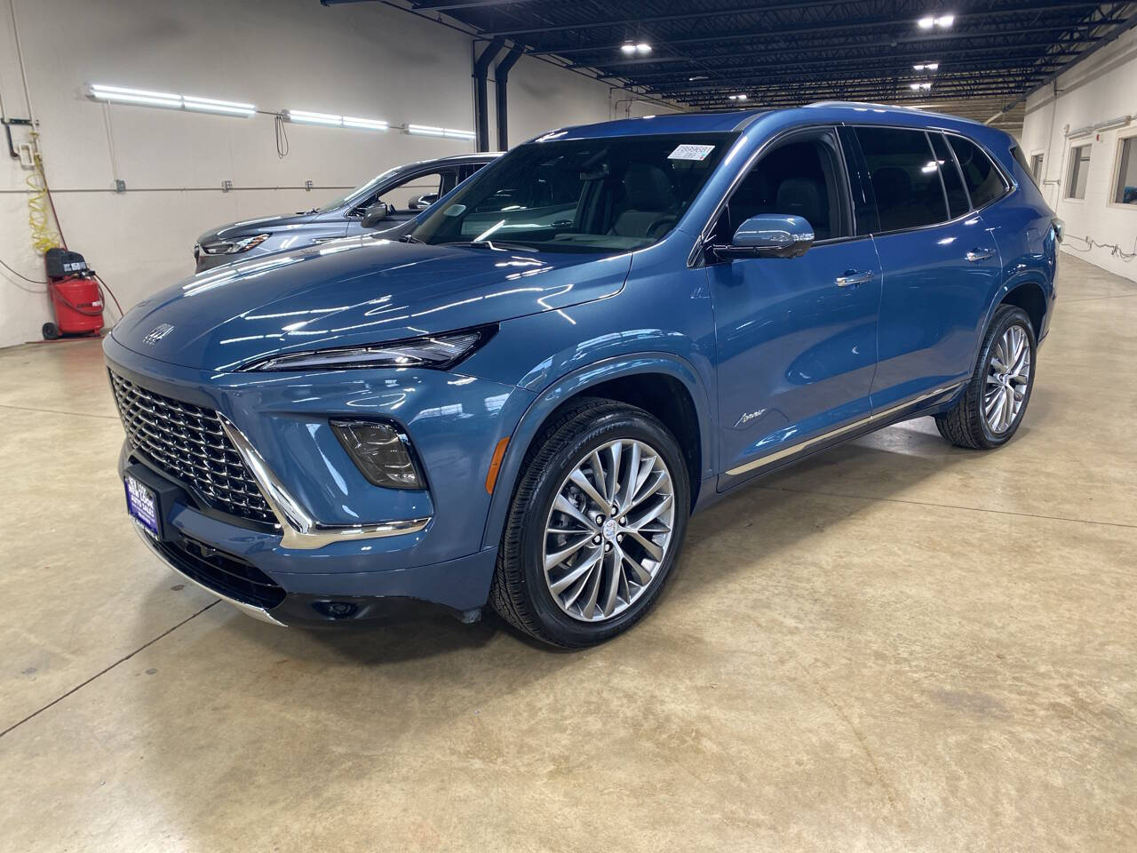 2025 Buick Enclave Avenir 4x4 4dr Crossover's photo