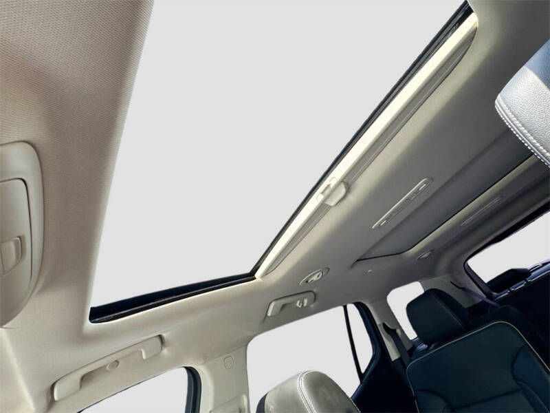 2020 GMC Acadia Denali