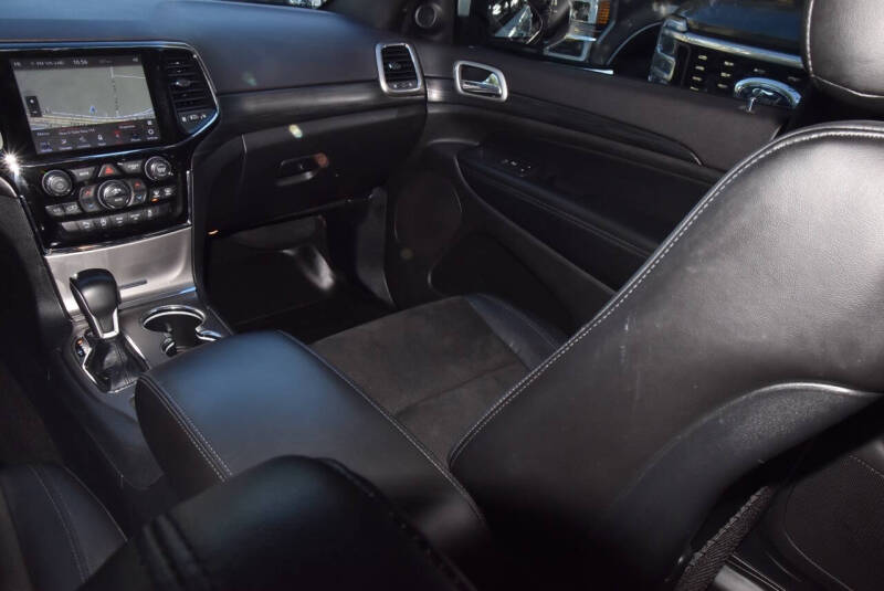 2020 Jeep Grand Cherokee Laredo E