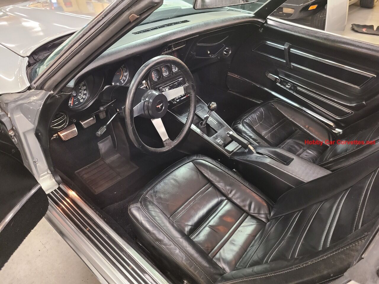 1977 Chevrolet Corvette 15