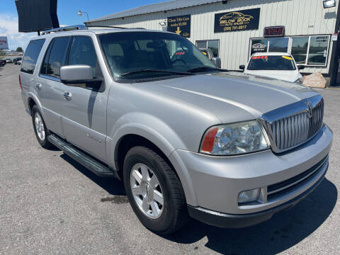 2005 Lincoln Navigator for sale at BELOW BOOK AUTO SALES in Idaho Falls ID