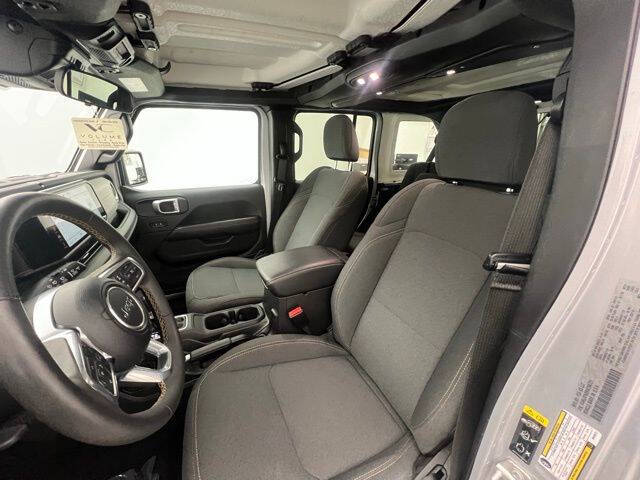 2024 Jeep Wrangler Sahara 4xe