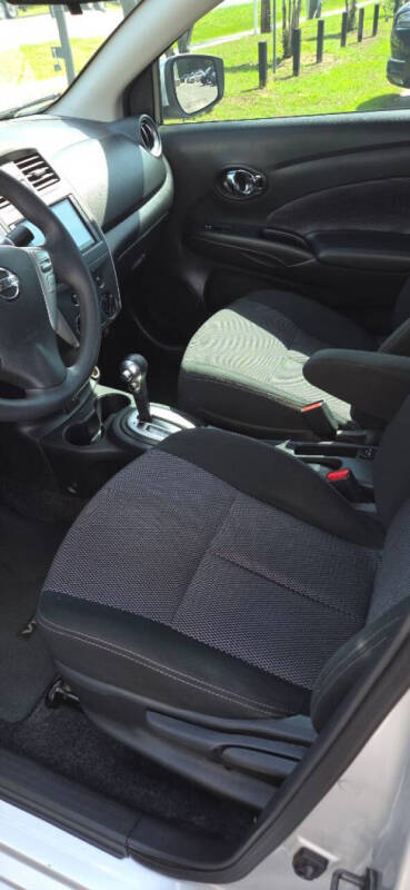 2019 Nissan Versa SV