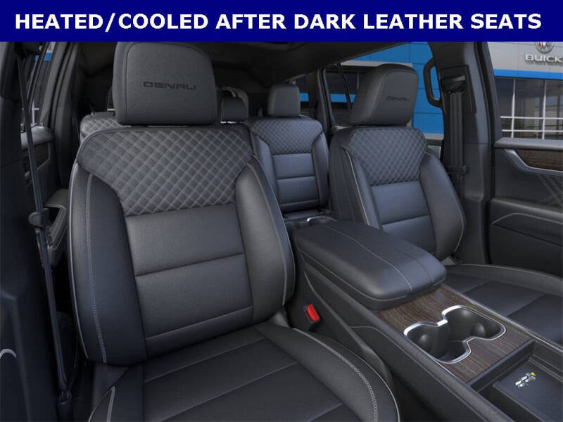 2025 GMC Acadia Denali