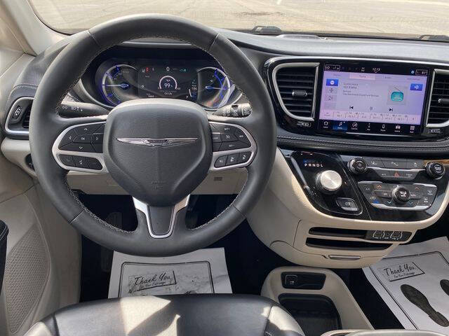 2024 Chrysler Pacifica Plug-In Hybrid Select